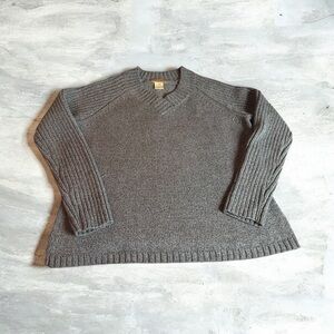MOUNTAIN LAKE GRAY KNIT SWEATER — SIZE LARGE